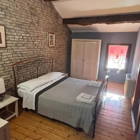 Gæstehus La Degli Artisti 3*