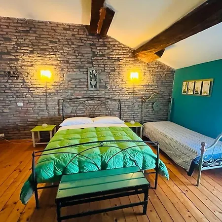 La Degli Artisti Medelana